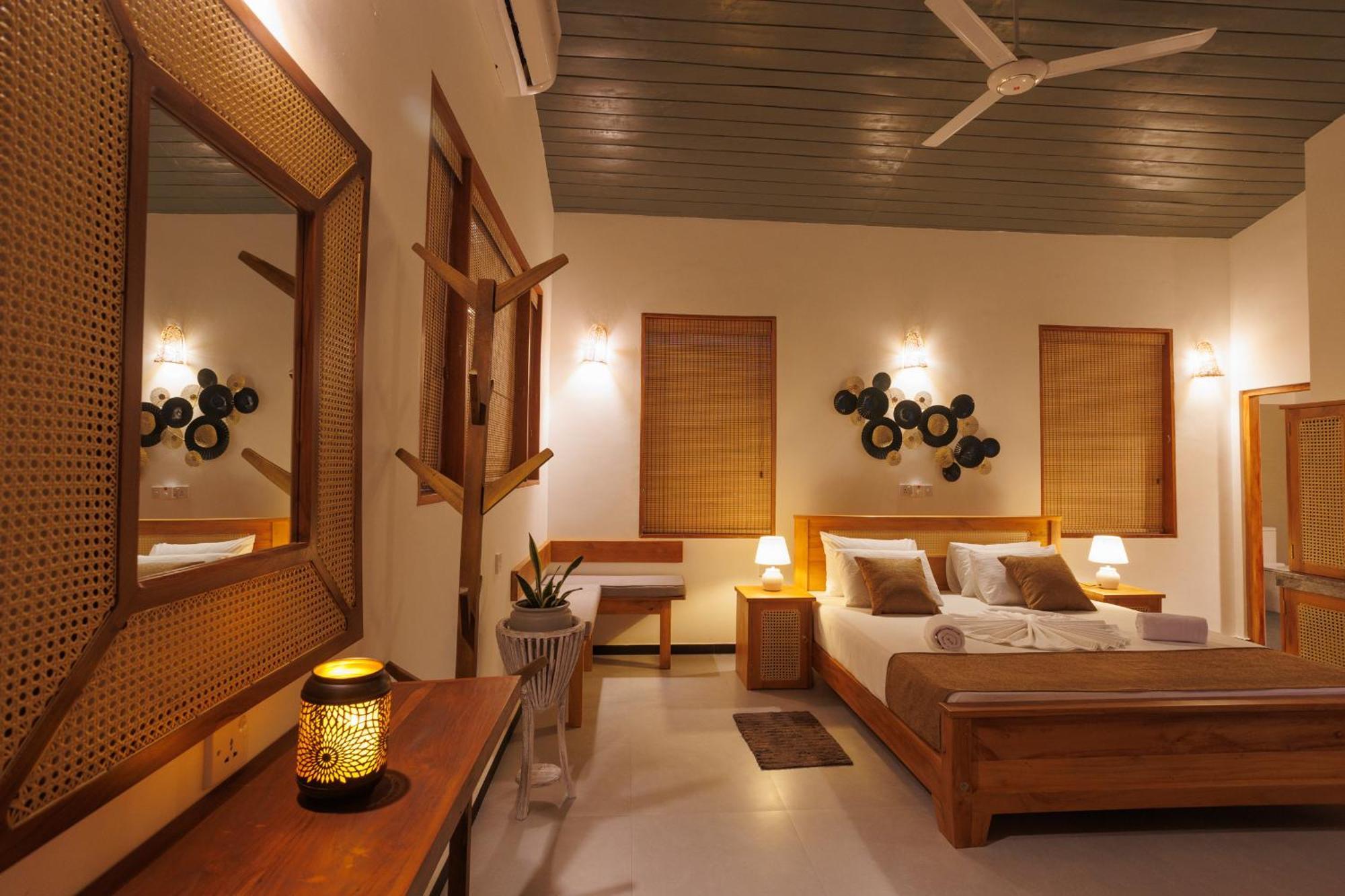 Hotel Bay Watch Unawatuna Buitenkant foto