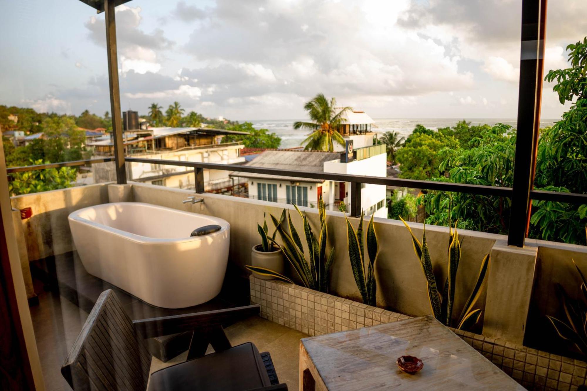 Hotel Bay Watch Unawatuna Buitenkant foto