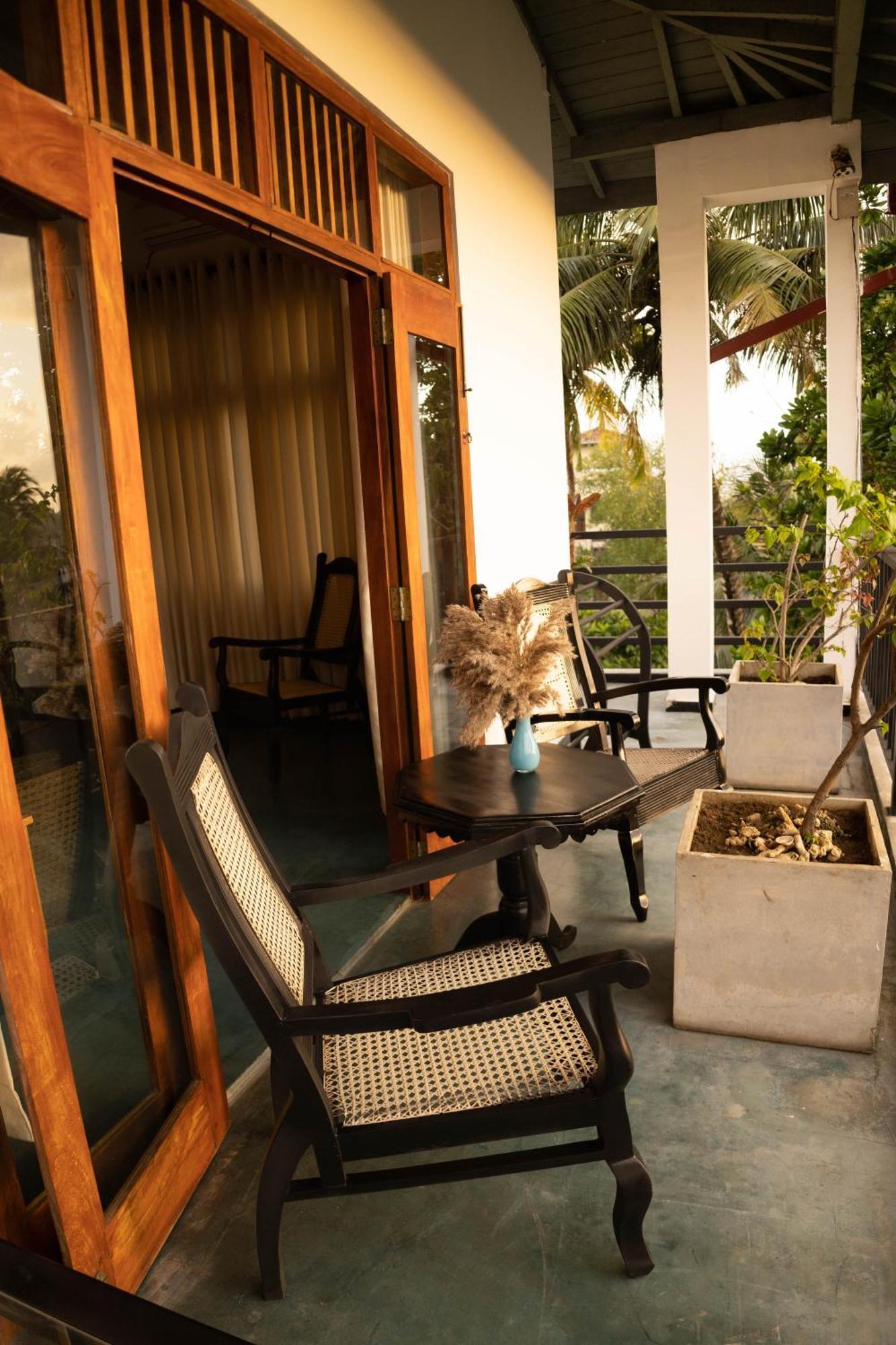 Hotel Bay Watch Unawatuna Buitenkant foto